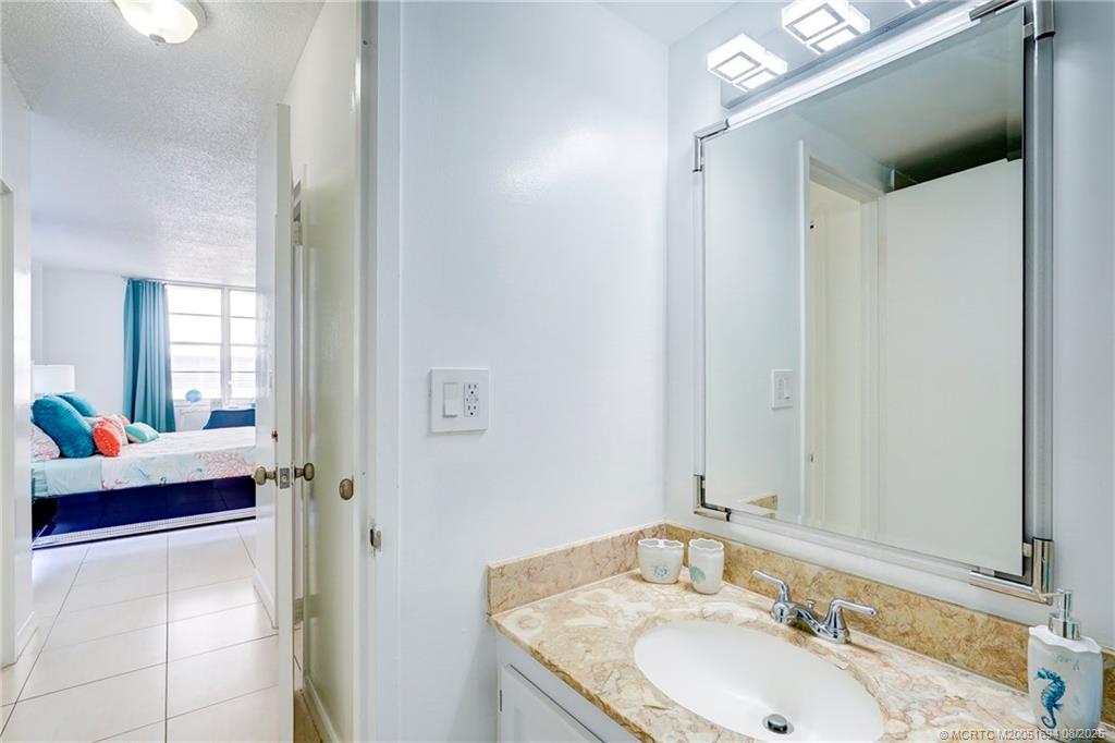 Hollywood, Florida 33019, United States, 1 Bedroom Bedrooms, ,2 BathroomsBathrooms,Residential,Active,188553