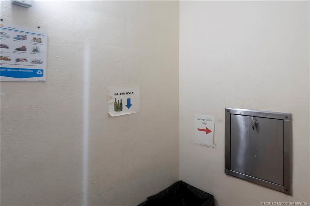 Hollywood, Florida 33019, United States, 1 Bedroom Bedrooms, ,2 BathroomsBathrooms,Residential,Active,188553