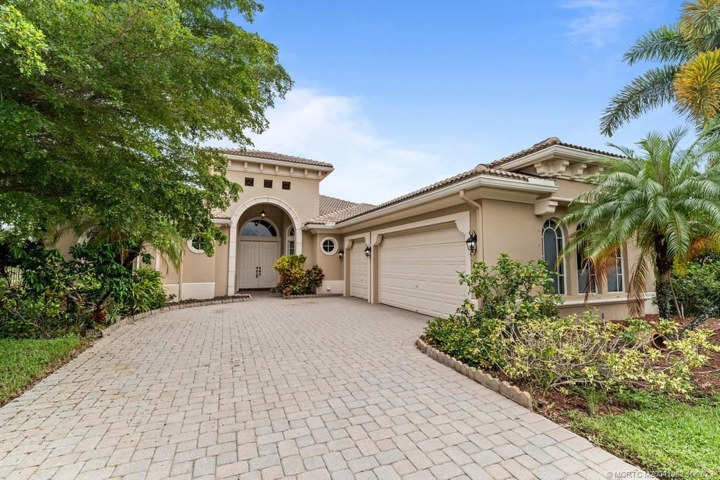 Photo of 694 Edgebrook Lane, West Palm Beach, FL 33411 (MLS # M20041382)