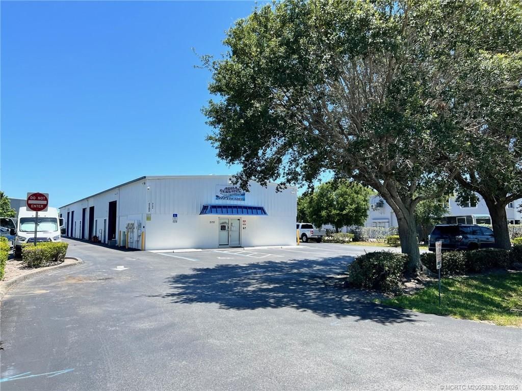 Photo of 3170 SE Gran Park Way #3182, Stuart, FL 34997 (MLS # M20053326)