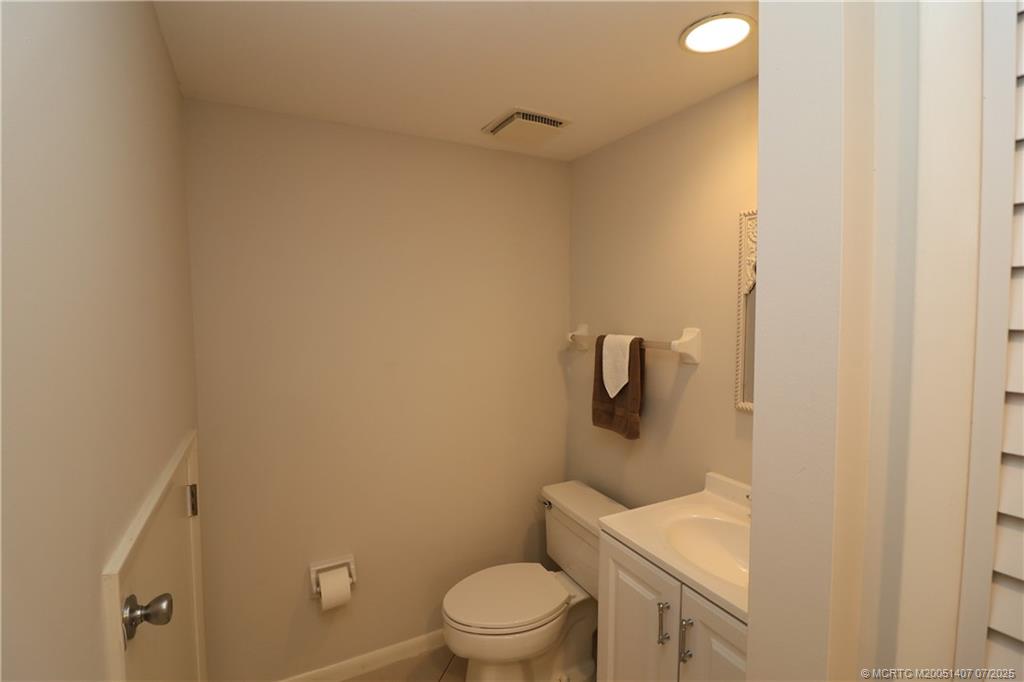 Stuart, Florida 34994, United States, 2 Bedrooms Bedrooms, ,3 BathroomsBathrooms,Residential,Active,170559
