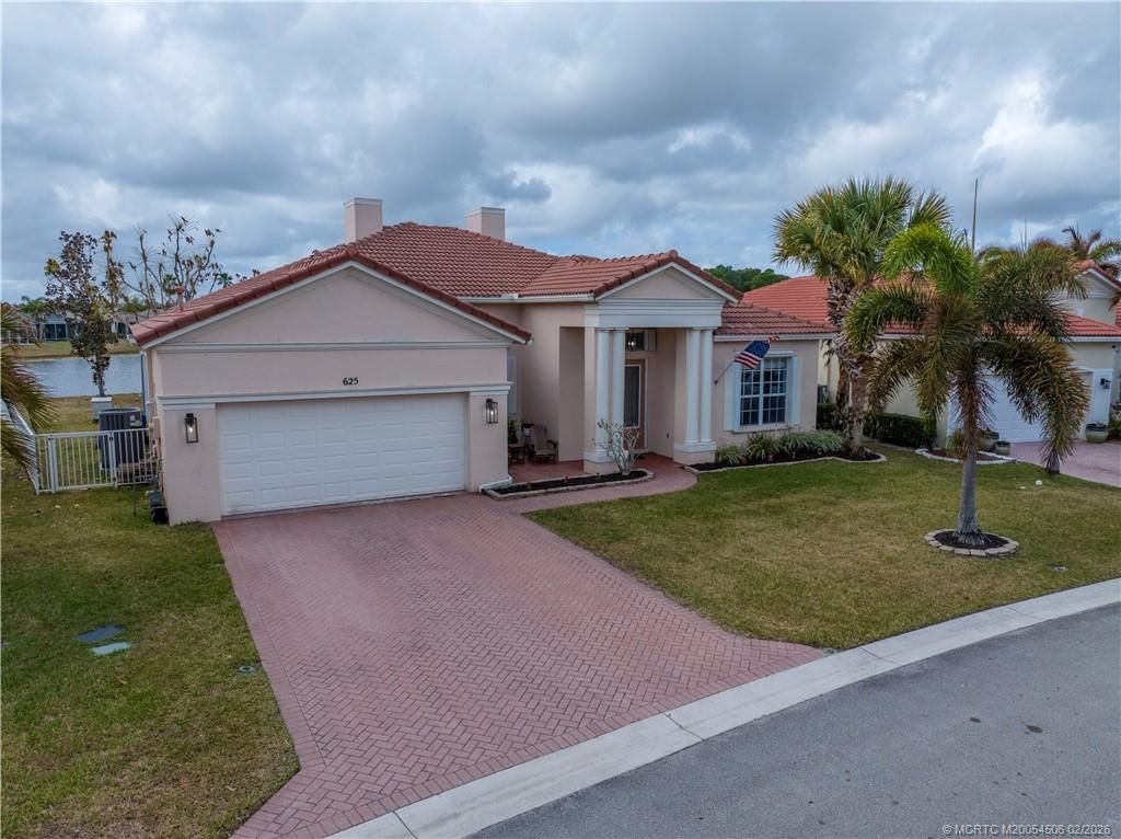 Photo of 625 SW Long Key Court, Port Saint Lucie, FL 34986 (MLS # M20054506)