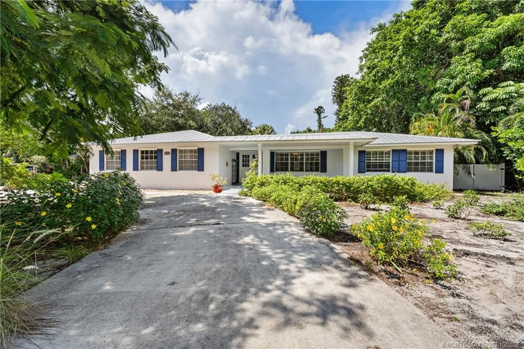 Photo of 3763 SE Old Saint Lucie Boulevard, Stuart, FL 34996 (MLS # M20052272)