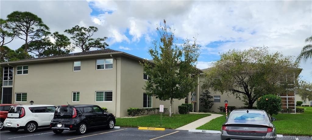 Photo of 15 Lake Vista Trail #204, Port Saint Lucie, FL 34952 (MLS # M20037232)