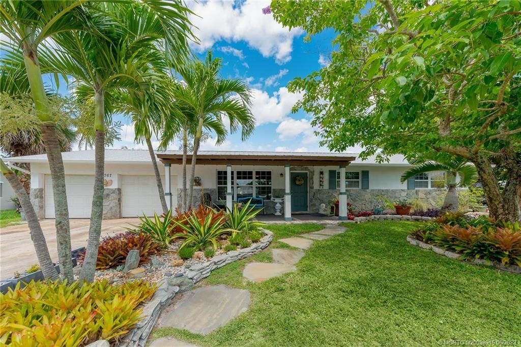 Photo of 8767 SE Linda Drive, Hobe Sound, FL 33455 (MLS # M20039915)