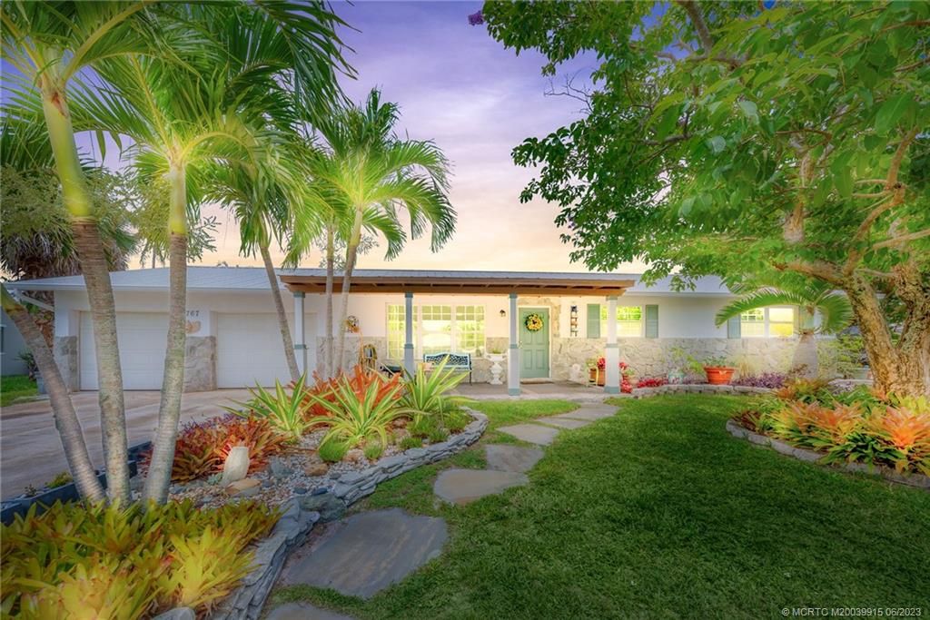 Photo of 8767 SE Linda Drive, Hobe Sound, FL 33455 (MLS # M20039915)