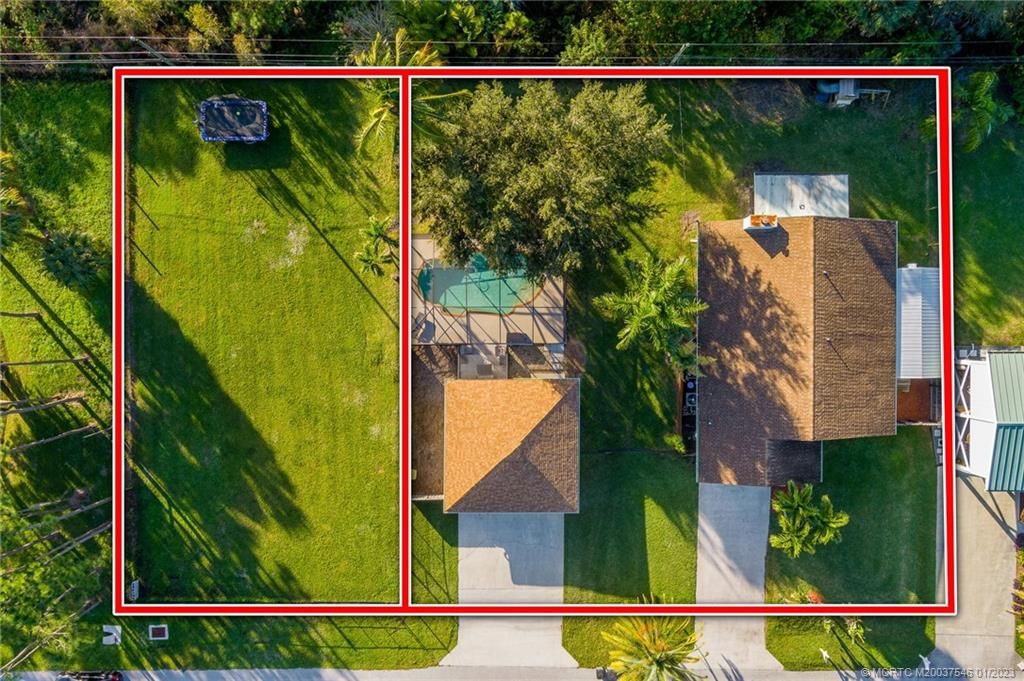 Photo of 6274 SE Vista Avenue, Stuart, FL 34997 (MLS # M20037546)