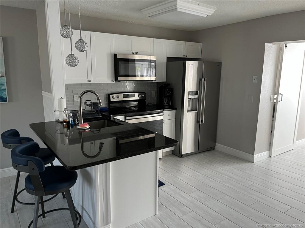 Jensen Beach, Florida 34957, United States, 2 Bedrooms Bedrooms, ,1 BathroomBathrooms,Residential,Active,102203