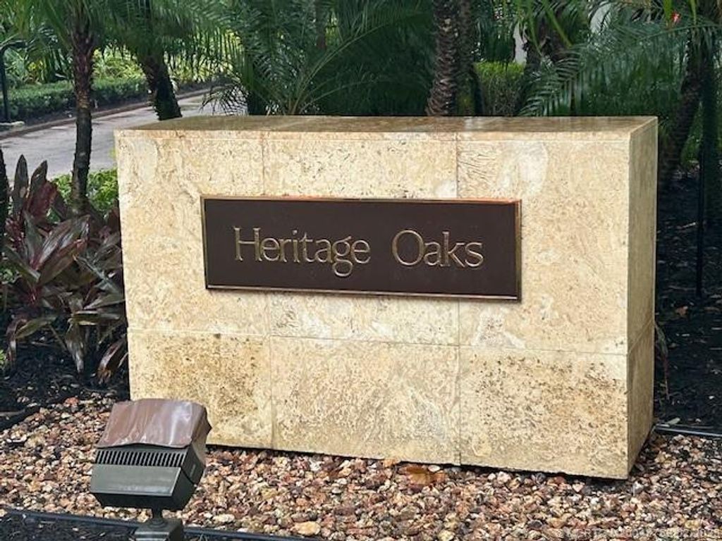 Photo of 18240 SE Heritage Drive, Jupiter, FL 33469 (MLS # M20048758)
