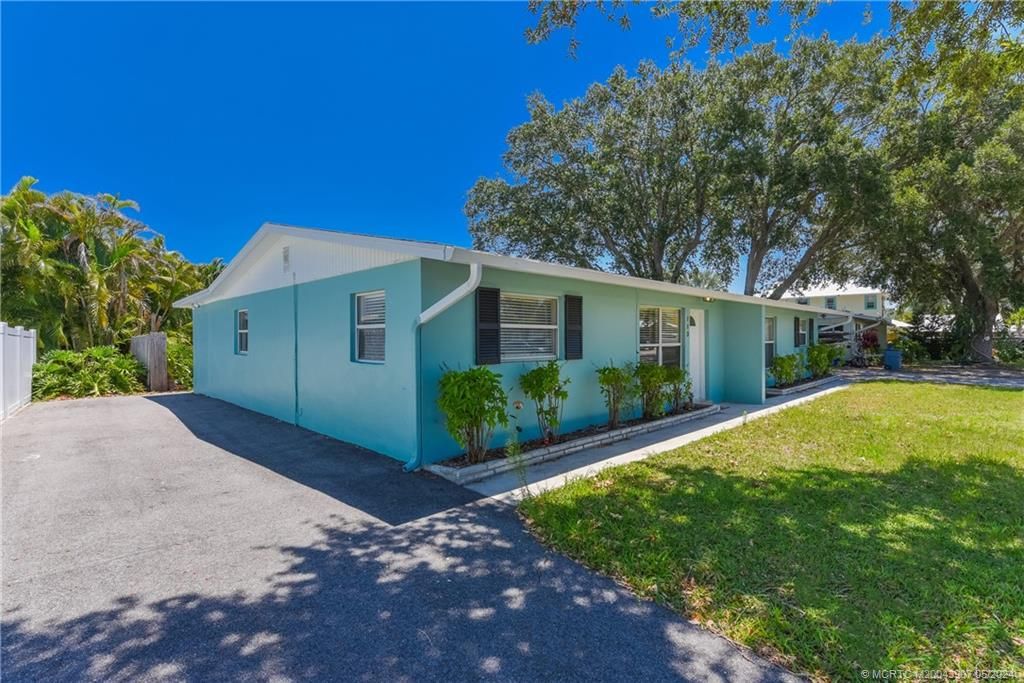 Photo of 113 SW Hideaway Place, Stuart, FL 34994 (MLS # M20043907)
