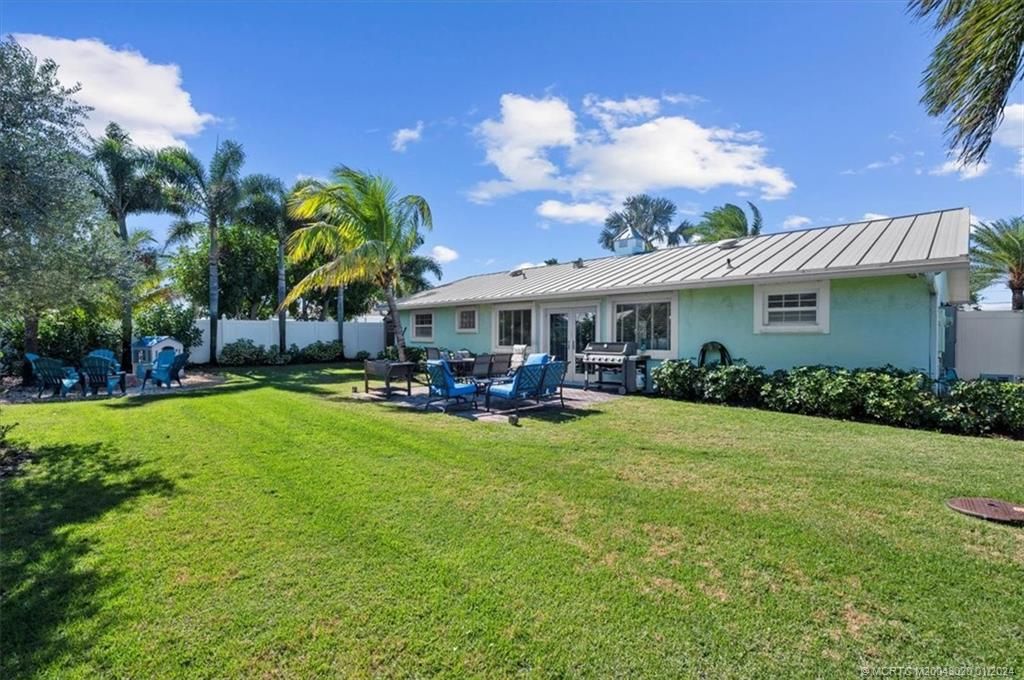 Photo of 1604 Summer Avenue, Jupiter, FL 33469 (MLS # M20043020)