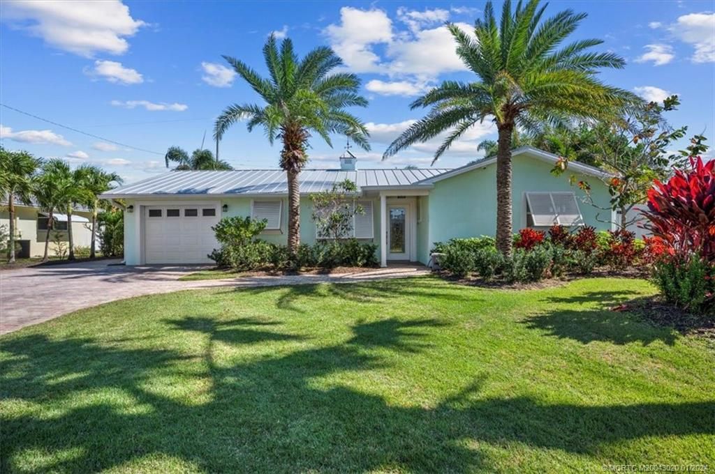 Photo of 1604 Summer Avenue, Jupiter, FL 33469 (MLS # M20043020)