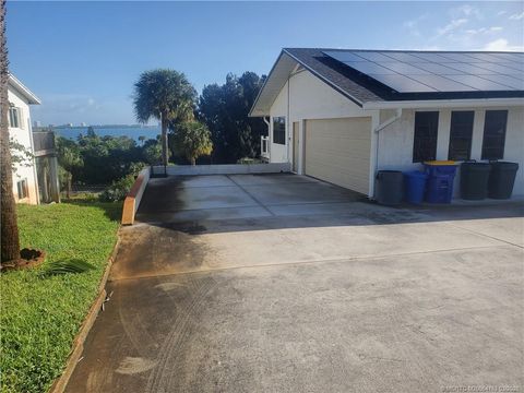 Photo of 4203 NE Skyline Drive, Jensen Beach, FL 34957 (MLS # M20054763)