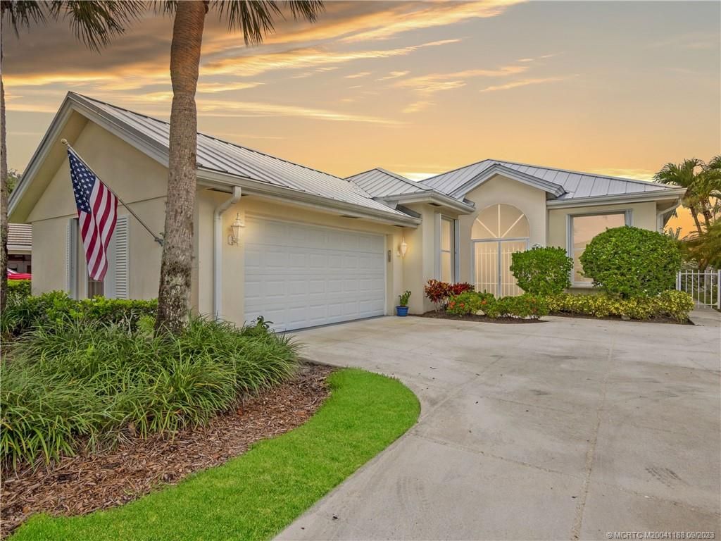 Photo of 2608 SW Greenwich Way, Palm City, FL 34990 (MLS # M20041188)