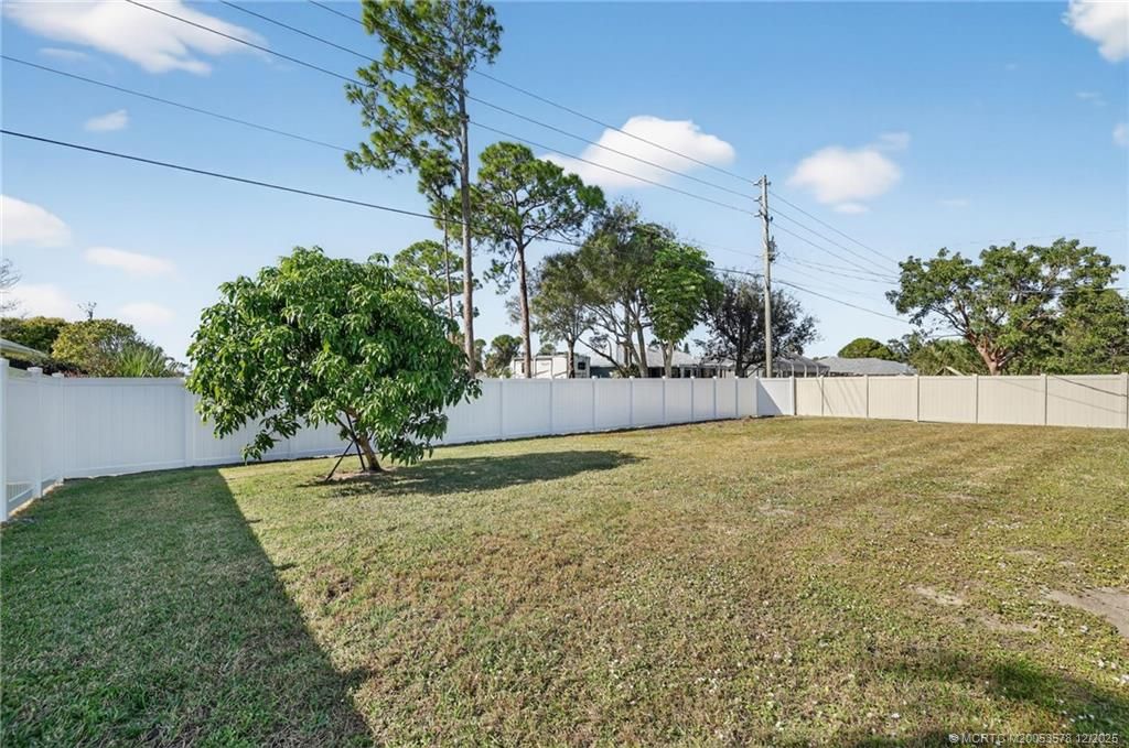 Photo of 1855 17th Avenue SW, Vero Beach, FL 32962 (MLS # M20053578)