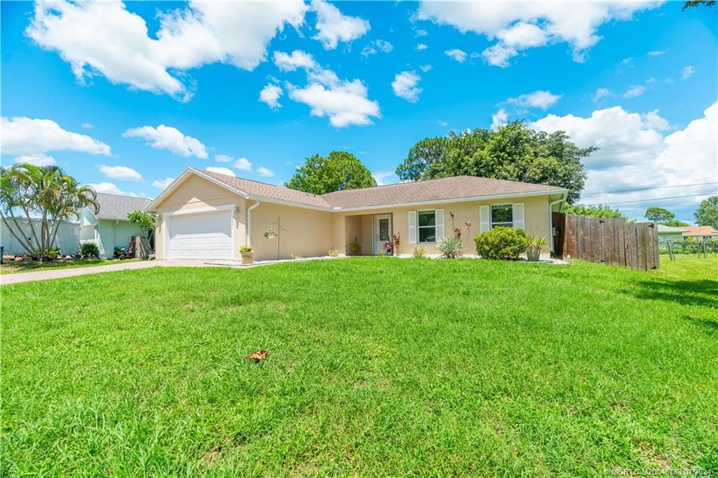 Photo of 2841 SW Vittorio Street, Port Saint Lucie, FL 34953 (MLS # M20045733)