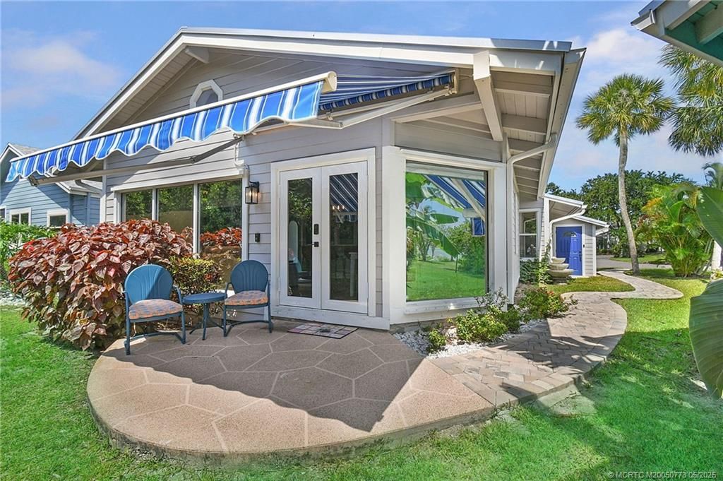 Photo of 4044 NE Breakwater Drive, Jensen Beach, FL 34957 (MLS # M20050773)