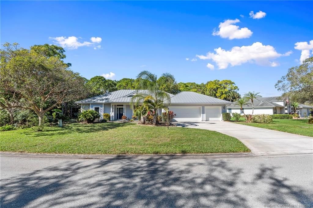 Photo of 449 SE Southwood Trail, Stuart, FL 34997 (MLS # M20053917)