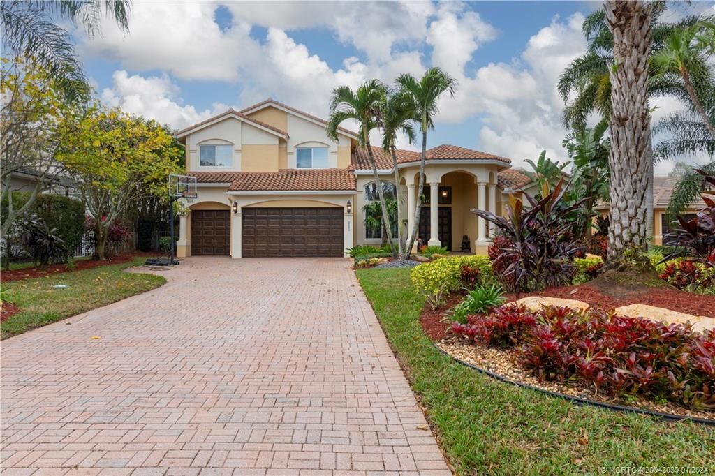 Photo of 2282 SW Golden Bear Way, Palm City, FL 34990 (MLS # M20043039)