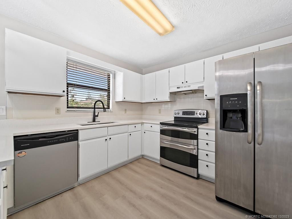 Photo of 3775 SE Middle Street, Stuart, FL 34997 (MLS # M20042392)