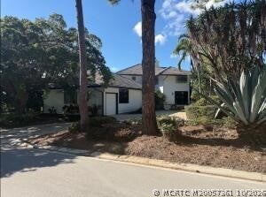 Photo of 6500 SE Winged Foot Drive, Stuart, FL 34997 (MLS # M20057361)