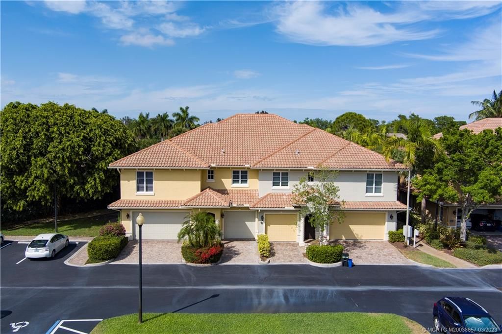 Photo of 907 SE Willoughby Trace, Stuart, FL 34997 (MLS # M20038657)