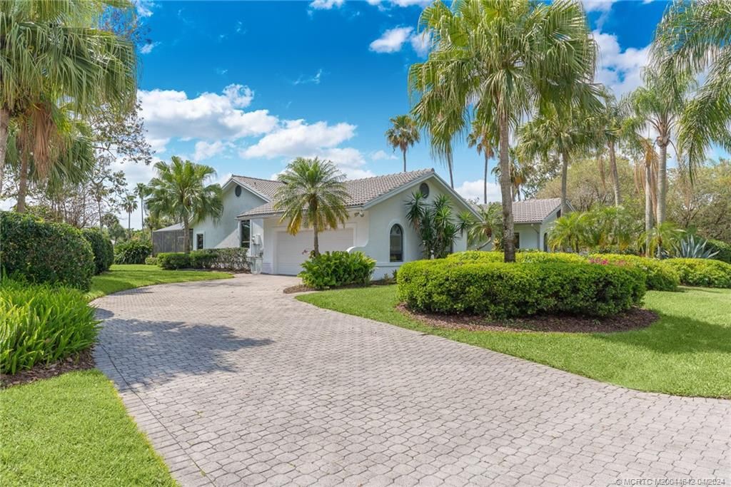 Photo of 4163 SW Gleneagle Circle, Palm City, FL 34990 (MLS # M20044642)