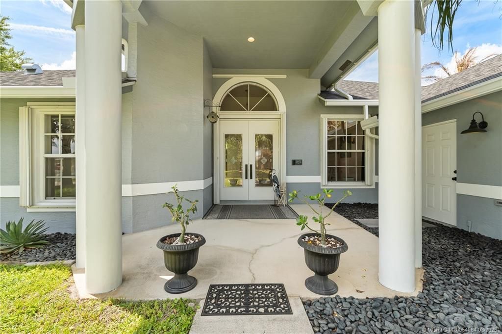 Photo of 2072 SE Hanford Road, Port Saint Lucie, FL 34952 (MLS # M20054864)