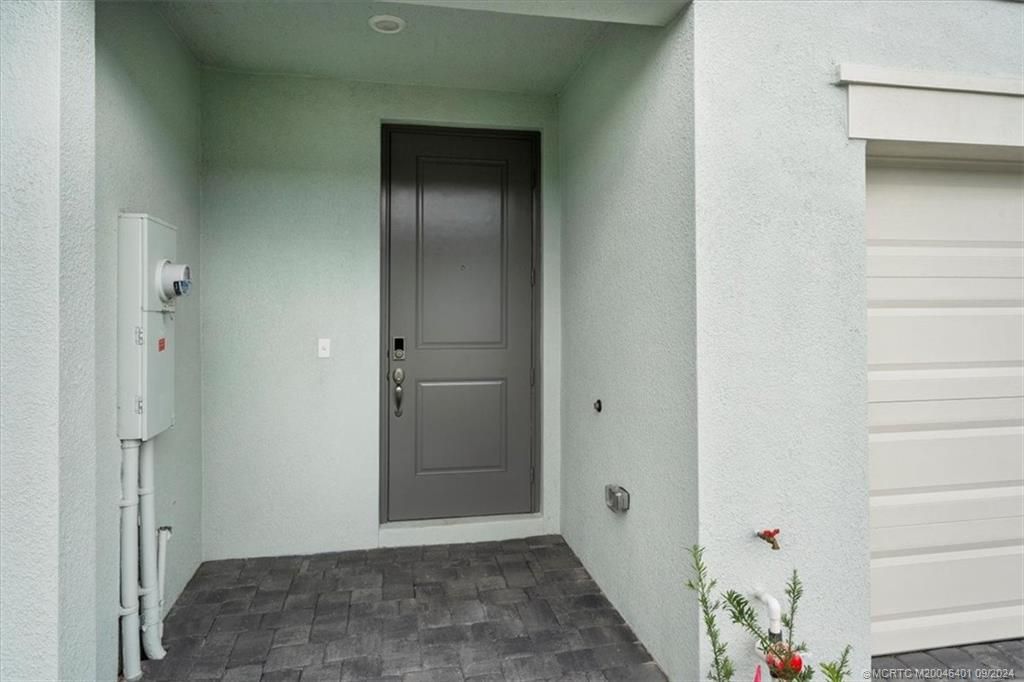 Photo of 414 Salisbury Circle, Fort Pierce, FL 34982 (MLS # M20046401)