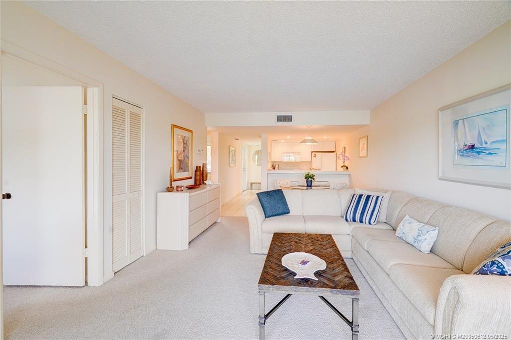 Stuart, Florida 34996, United States, 2 Bedrooms Bedrooms, ,2 BathroomsBathrooms,Residential,Active,130219