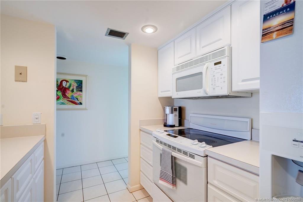 Stuart, Florida 34996, United States, 2 Bedrooms Bedrooms, ,2 BathroomsBathrooms,Residential,Active,130219