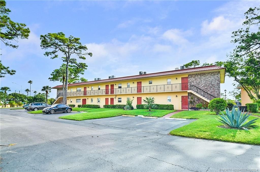 Photo of 1959 SW Palm City Road #D, Stuart, FL 34994 (MLS # M20047025)