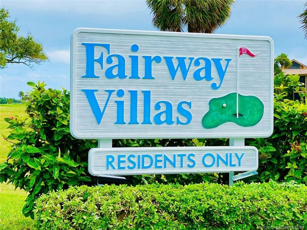 Photo of 303 NE Golfview Circle, Stuart, FL 34996 (MLS # M20054909)