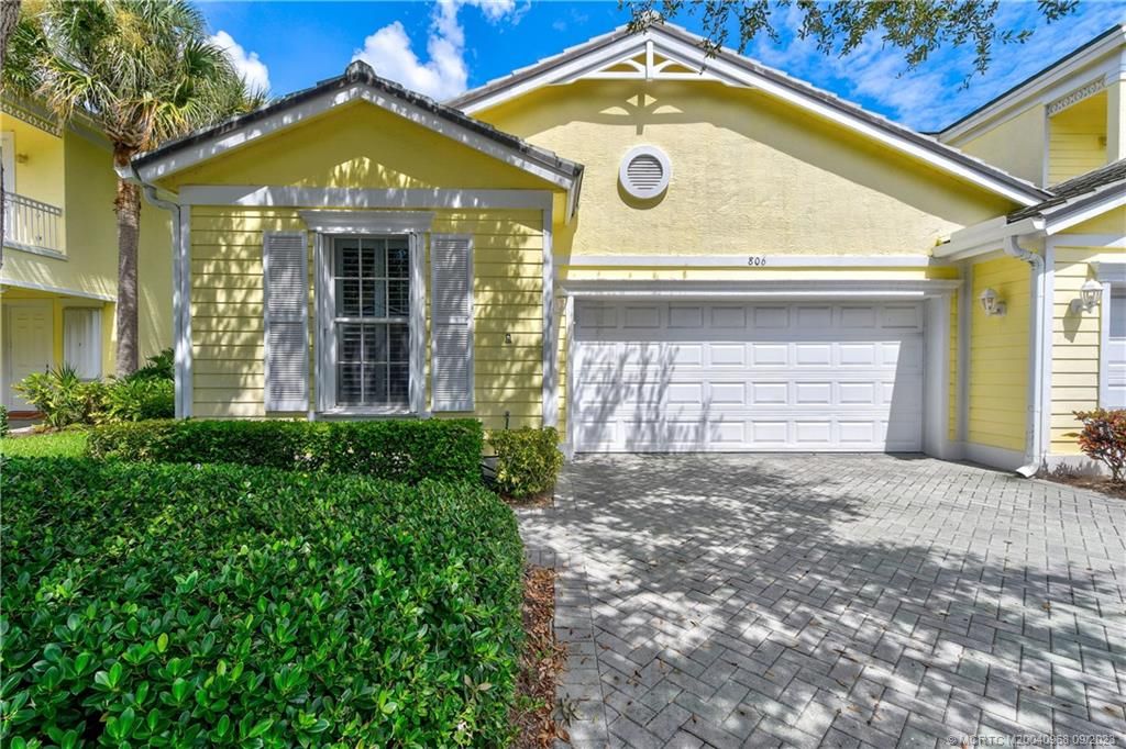 Photo of 806 Mariner Bay Boulevard, Fort Pierce, FL 34949 (MLS # M20040968)