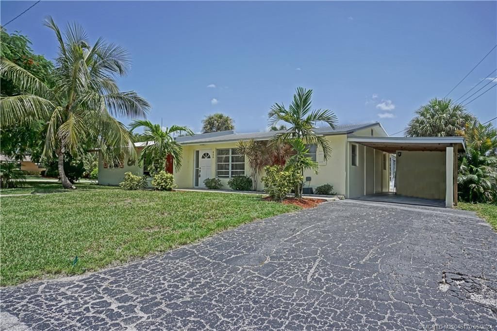 Photo of 456 SE Robalo Court, Stuart, FL 34996 (MLS # M20045170)