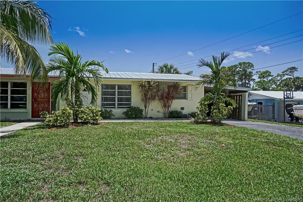 Photo of 456 SE Robalo Court, Stuart, FL 34996 (MLS # M20045170)
