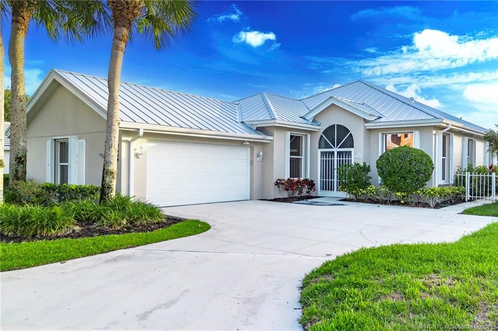 Photo of 2608 SW Greenwich Way, Palm City, FL 34990 (MLS # M20050829)