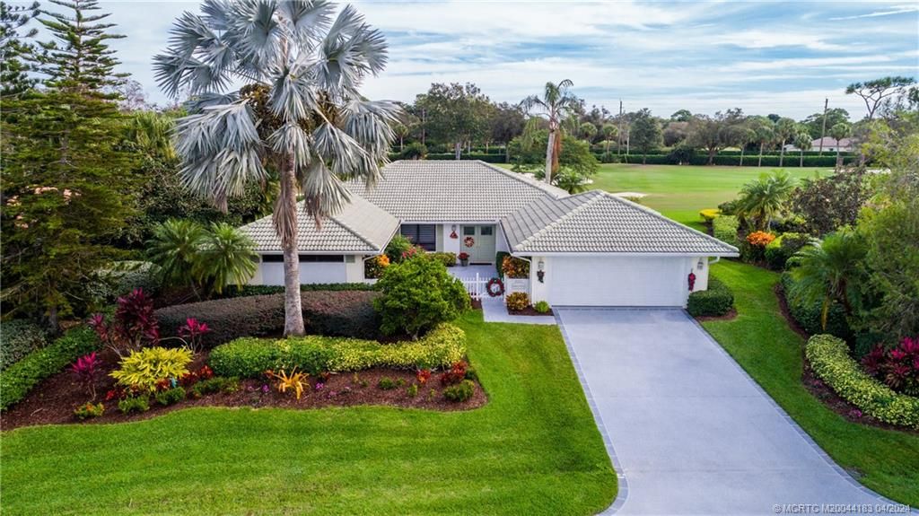 Photo of 1553 SW Troon Circle, Palm City, FL 34990 (MLS # M20044183)