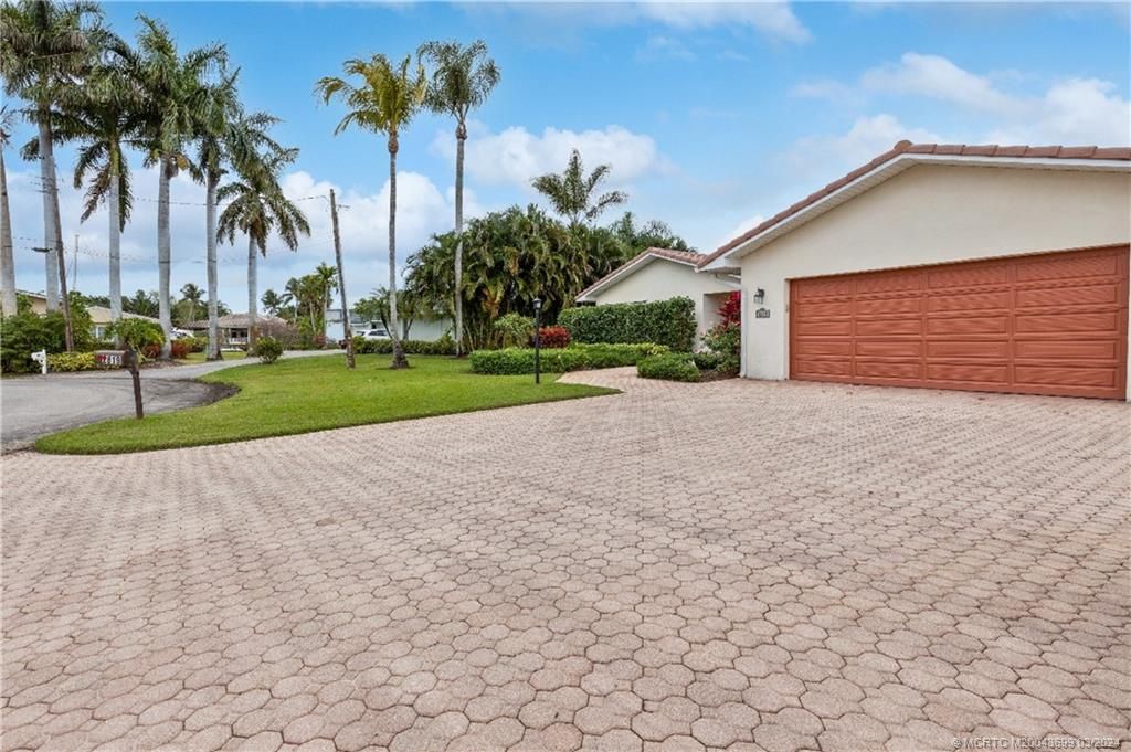 Photo of 2819 NW St Lucie Lane, Stuart, FL 34994 (MLS # M20043699)