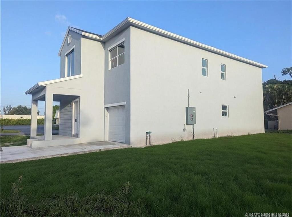 Photo of 2565 SE Bonita Street, Stuart, FL 34997 (MLS # M20051515)