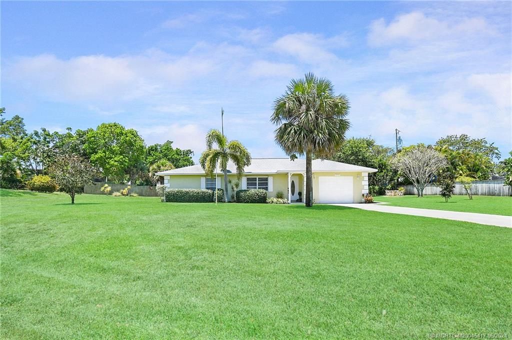 Photo of 12851 SE Circle Drive, Hobe Sound, FL 33455 (MLS # M20045417)