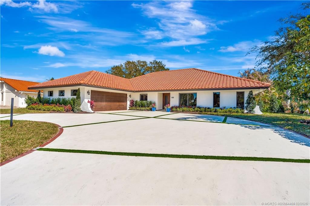 Photo of 3984 SE Fairway E, Stuart, FL 34997 (MLS # M20054468)