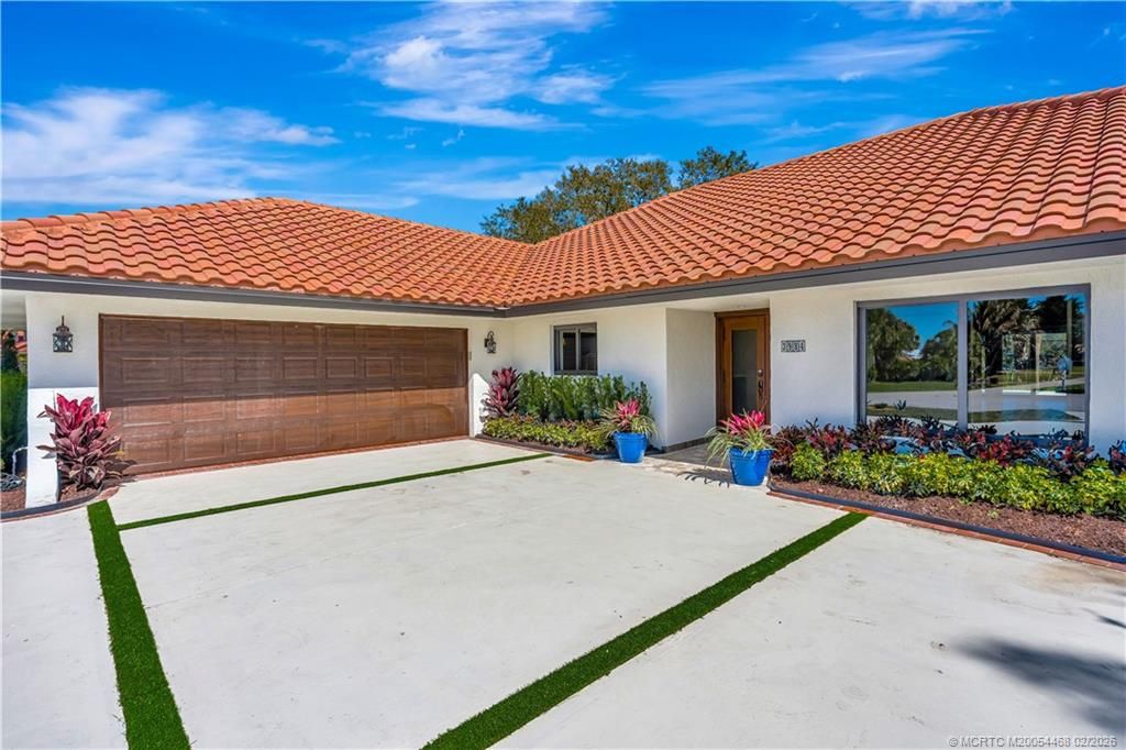 Photo of 3984 SE Fairway E, Stuart, FL 34997 (MLS # M20054468)