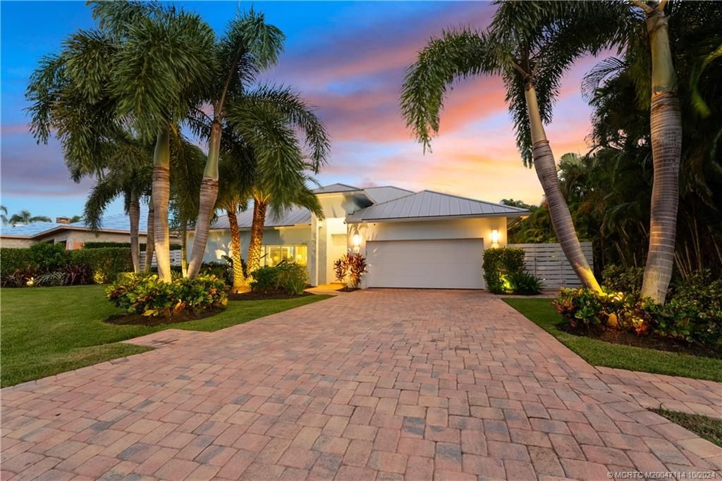 Photo of 67 SW Riverway Boulevard, Palm City, FL 34990 (MLS # M20047114)