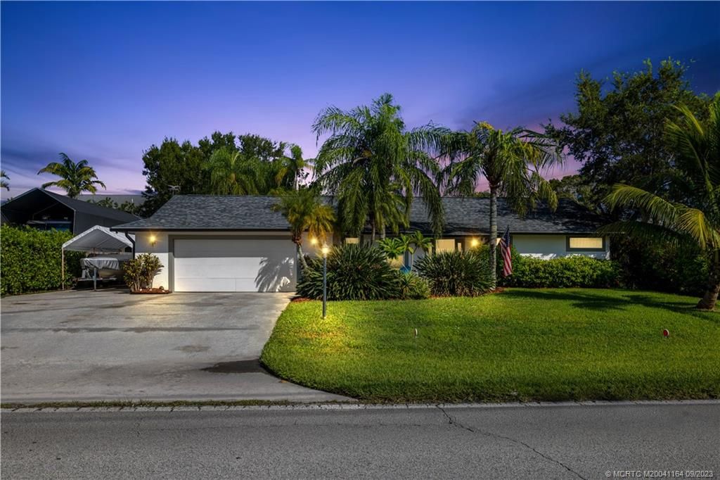 Photo of 5279 SE Horseshoe Point Road, Stuart, FL 34997 (MLS # M20041164)