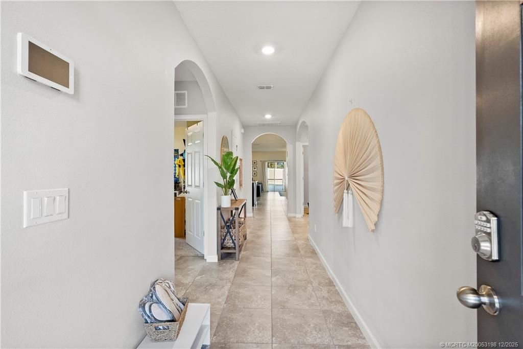 Photo of 2819 SW East Louise Circle, Port Saint Lucie, FL 34953 (MLS # M20053198)