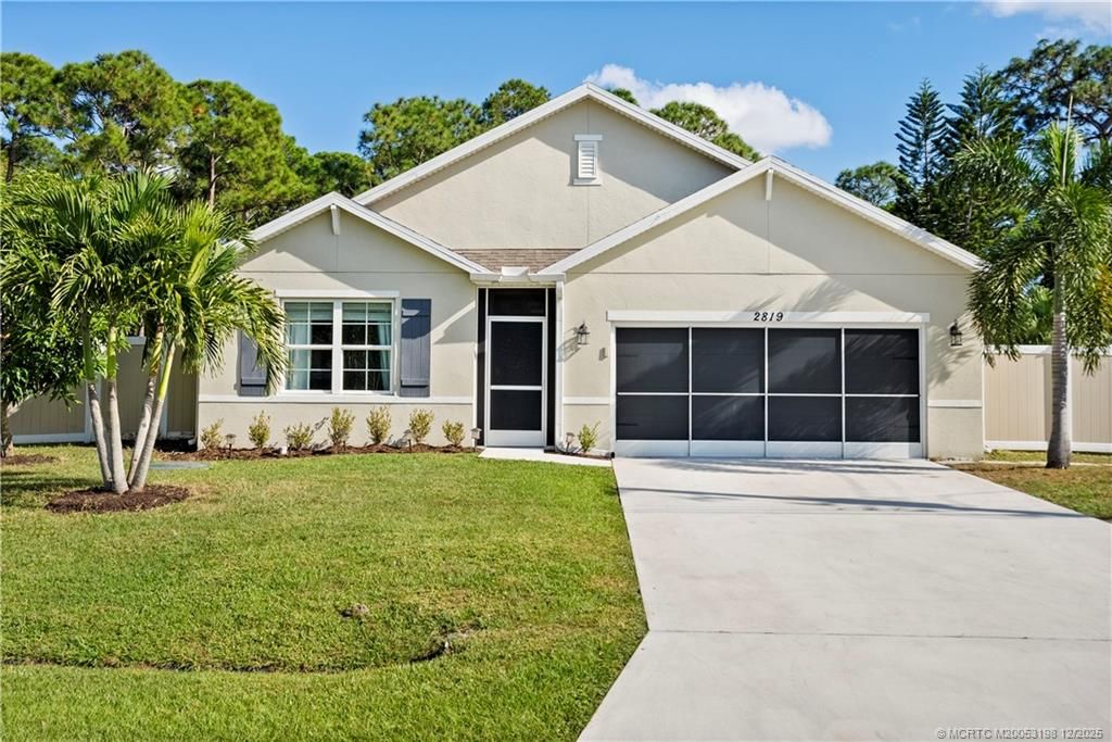 Photo of 2819 SW East Louise Circle, Port Saint Lucie, FL 34953 (MLS # M20053198)
