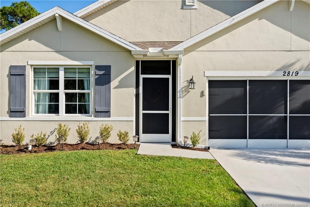 Photo of 2819 SW East Louise Circle, Port Saint Lucie, FL 34953 (MLS # M20053198)