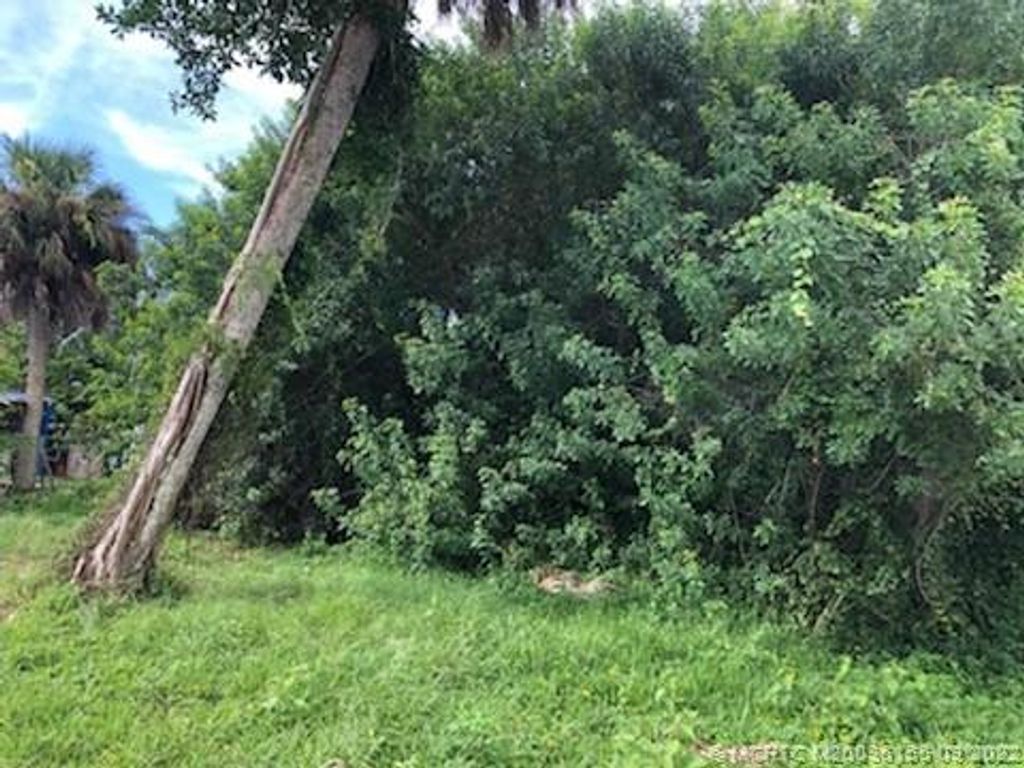 Photo of 5230 SE Ebbtide Avenue, Stuart, FL 34997 (MLS # M20036155)