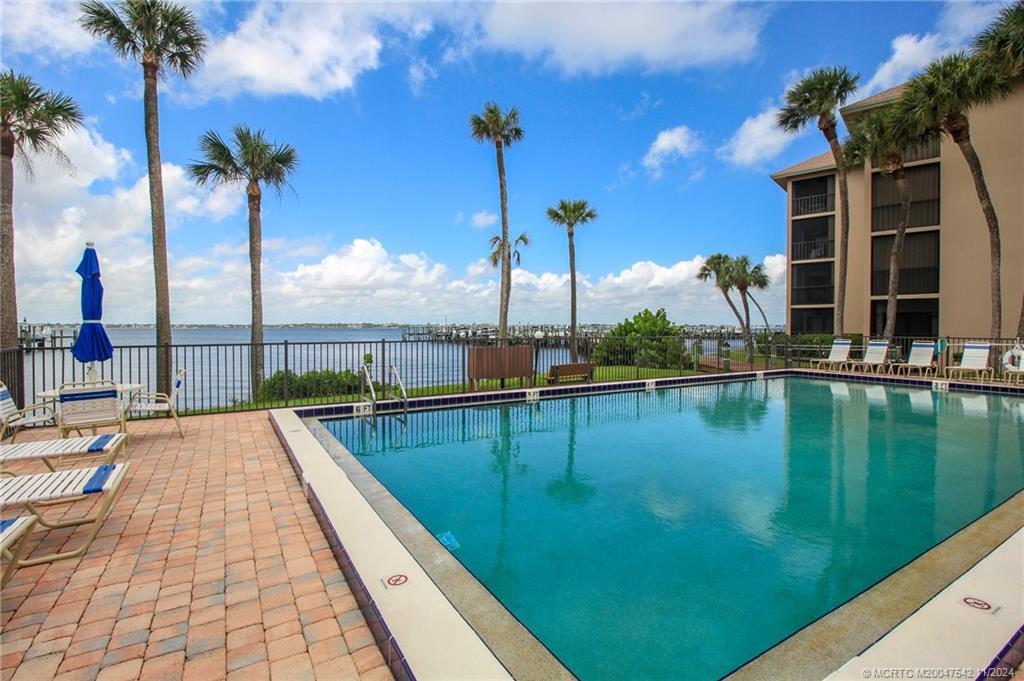 Stuart, Florida 34996, United States, 2 Bedrooms Bedrooms, ,2 BathroomsBathrooms,Residential,Active,33864